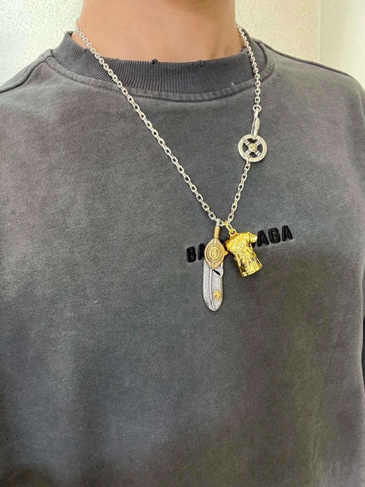 Gucci Two-Tone Feather and Bell Charm Necklace 8