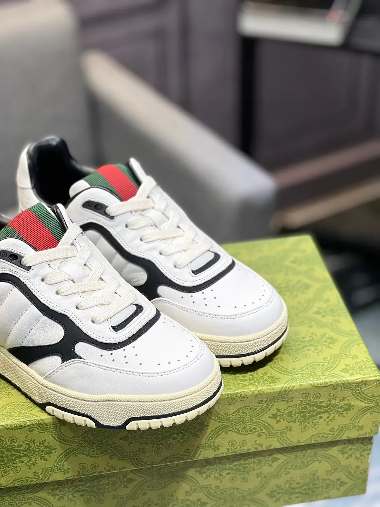Gucci White Black Leather Upper Side Overlay Detailing Lifestyle Sneakers 4