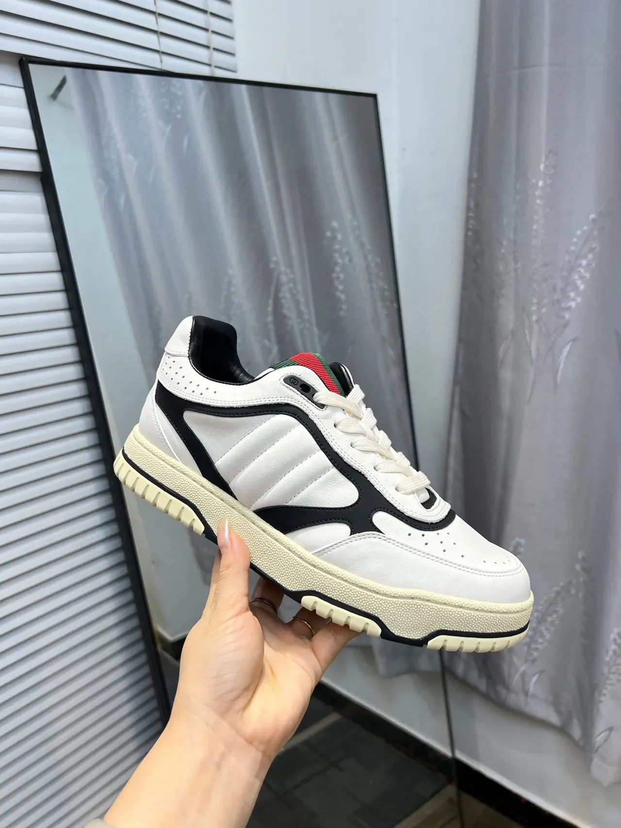 Gucci White Black Leather Upper Side Overlay Detailing Lifestyle Sneakers 7