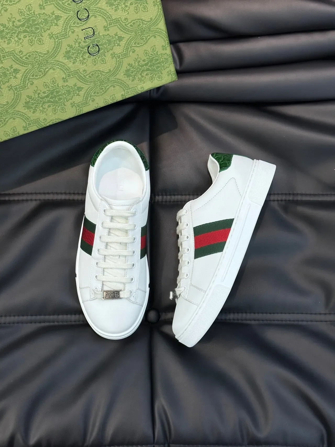 Gucci White Green Leather Upper Croc-Embossed Heel Tab Lifestyle Sneakers 3