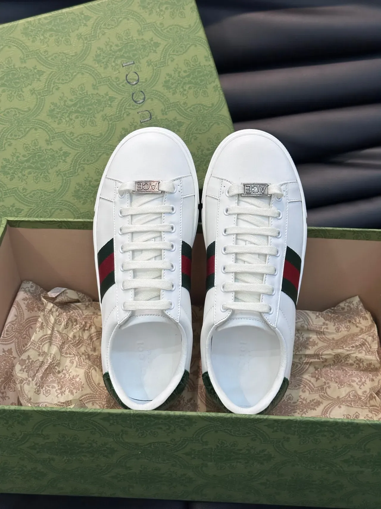 Gucci White Green Leather Upper Croc-Embossed Heel Tab Lifestyle Sneakers 4
