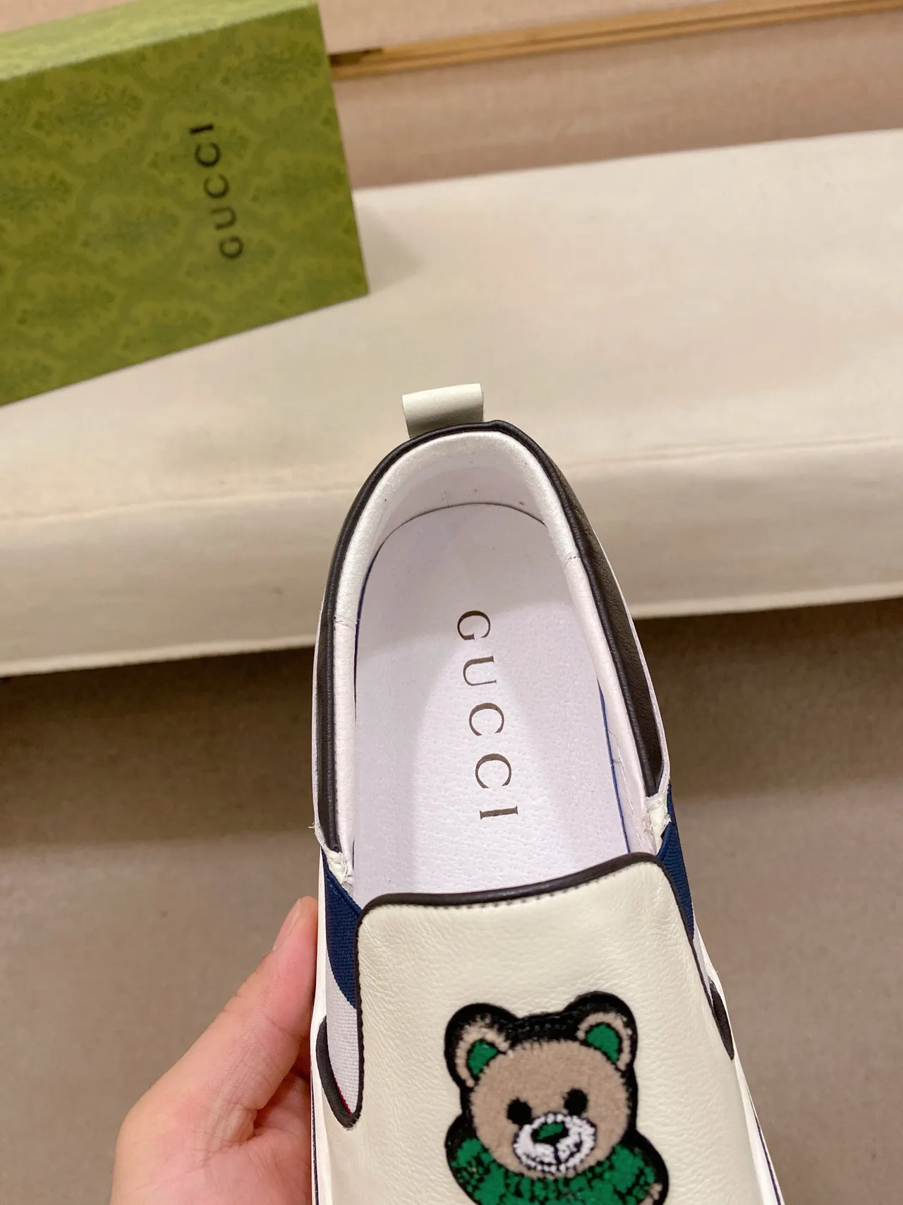 Gucci White Navy Slip-On Leather Loafer 7