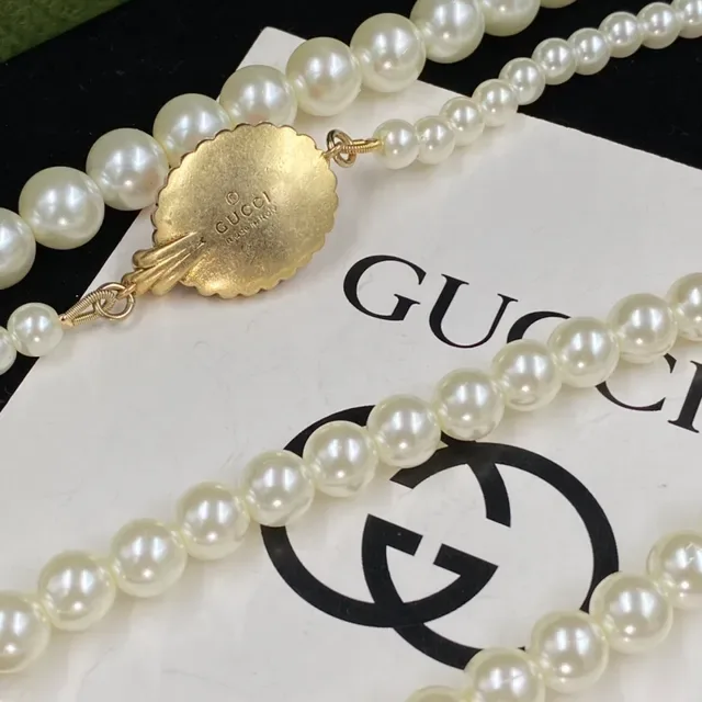 Gucci White Red Double-Strand Pearl Graduated Bead Size Necklace 4