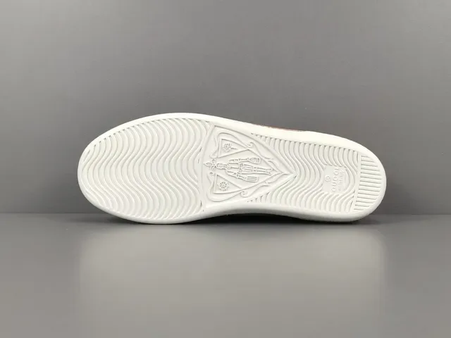 Gucci Blanc Rouge Cuir Supérieur Logo Imprimé Coté Lifestyle Sneakers 14