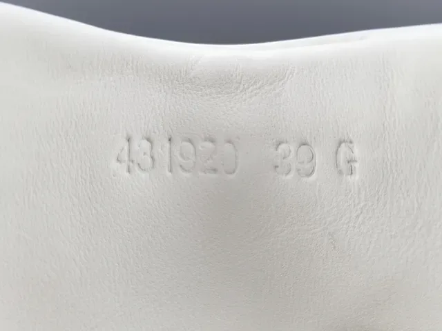 Gucci Blanc Rouge Cuir Supérieur Logo Imprimé Coté Lifestyle Sneakers 17
