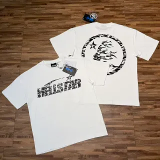 تي شيرت Hellstar بطباعة جرافيك وياقة دائرية