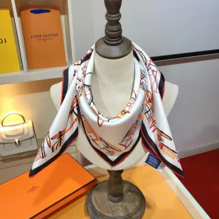 Hermès एविएशन डिजाइन रेशम स्कार्फ