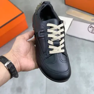 Hermès Preto Bege Couro Cordões Bege Claro Tênis