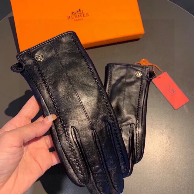 Hermès Black Orange Smooth Contrast Topstitching Leather Gloves 9