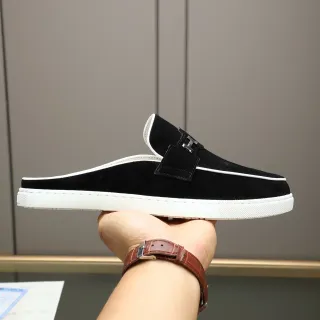 Hermès Mocasín de Ante Negro y Blanco con Suela Contraste