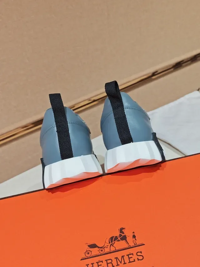 Hermès Sneakers Lifestyle Bleu Blanc Tige Matériau Mixte Semelle Médiane Sculptée Rainurée 4