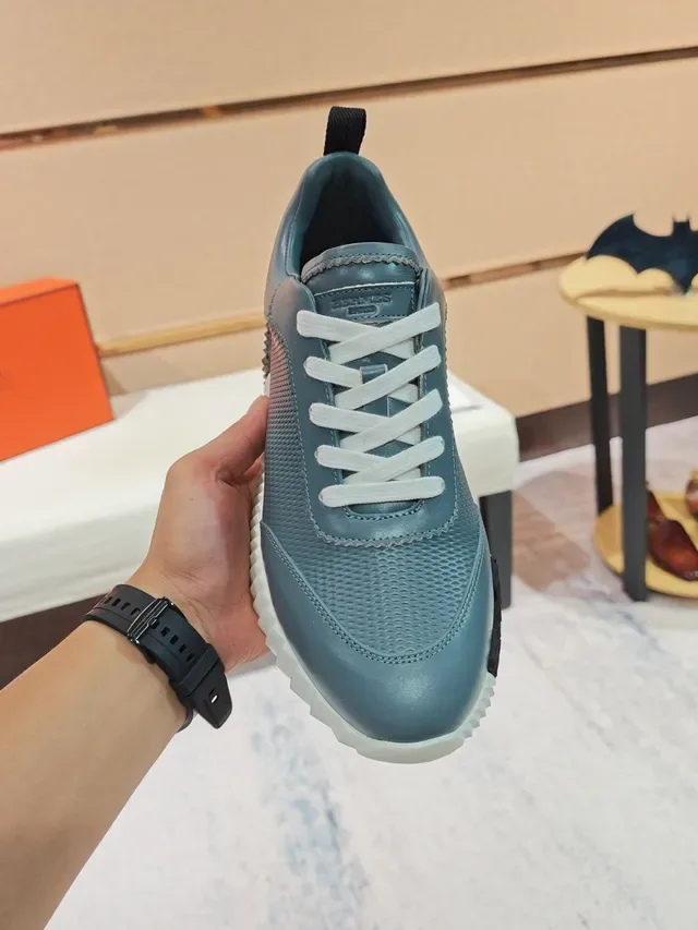 Hermès Sneakers Lifestyle Bleu Blanc Tige Matériau Mixte Semelle Médiane Sculptée Rainurée 5