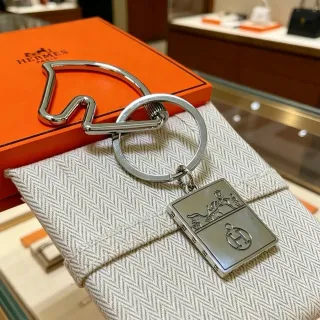 Hermès Calèche Motif Keyring Silver White Polished Metal Engraved Bracelet