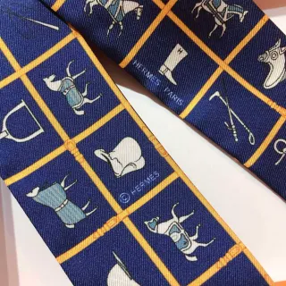 Hermès Carré de l’Écuyer Navy Yellow Silk Twill Grid Pattern Necktie