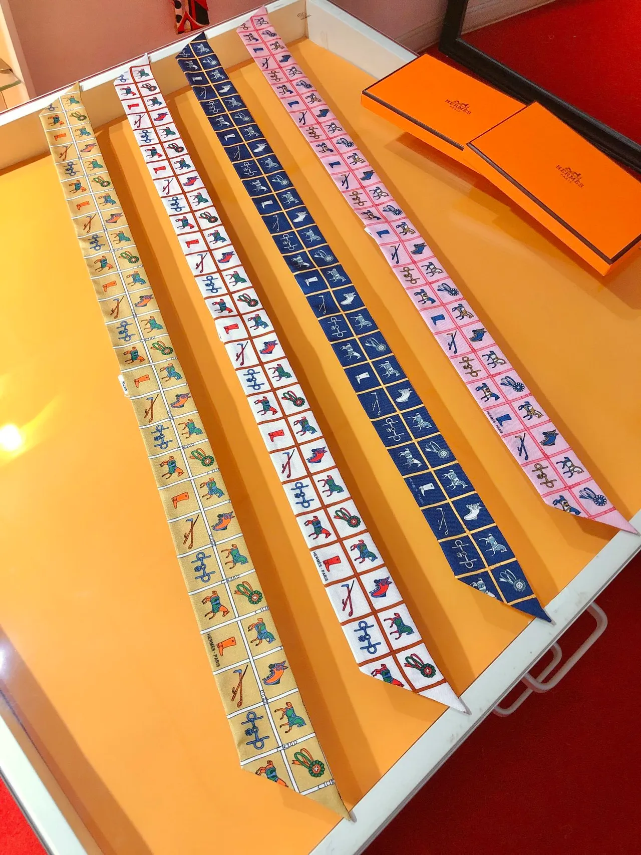 Hermès Carré de l’Écuyer Navy Yellow Silk Twill Grid Pattern Necktie 4