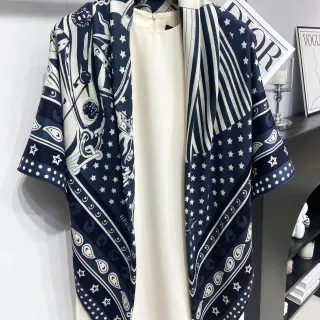 Hermès Carré Azul marino blanco doble faz motivo ecuestre pañuelo de seda
