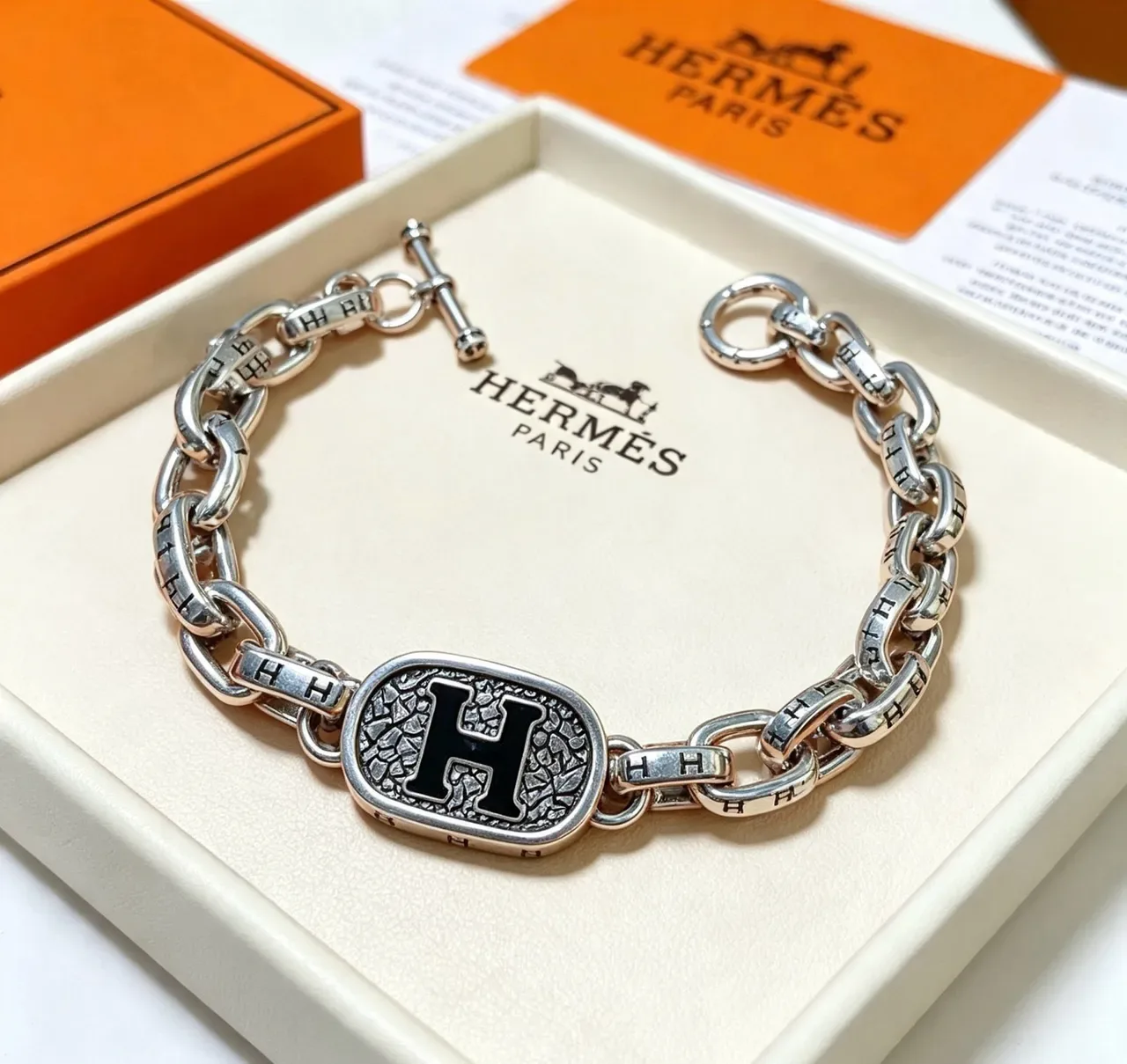 Hermès Chaine d'Ancre سلاسل قفلية فضية سوداء ثقيلة نقش 'H' أنماط سوار 8