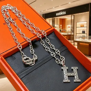 Hermès Chaine d'Ancre Silver Black Link Chain Large Textured 'H' Pendant Necklace