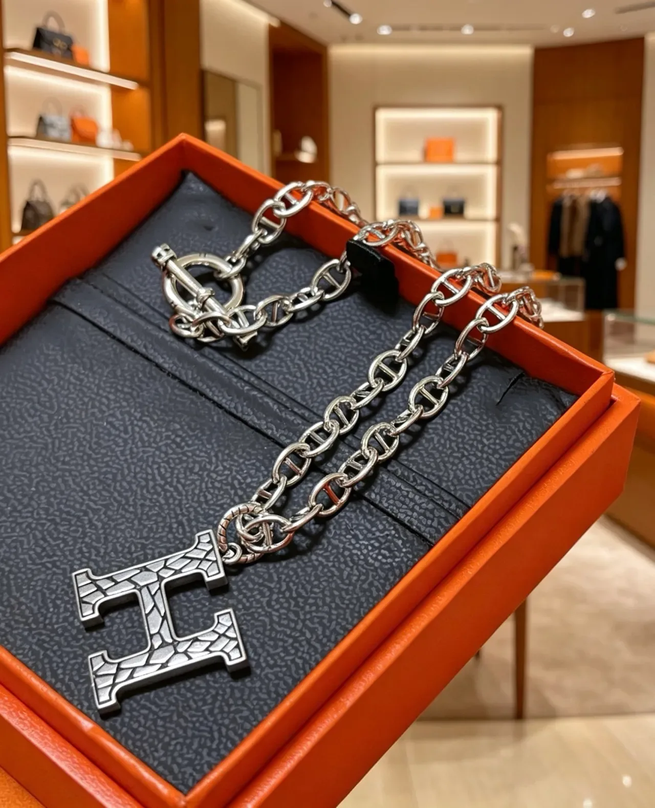 Hermès Chaine d'Ancre Silver Black Link Chain Large Textured 'H' Pendant Necklace 2