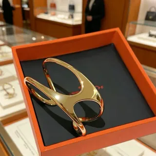 Hermès Oro Negro Escultórica Pulida Pulsera