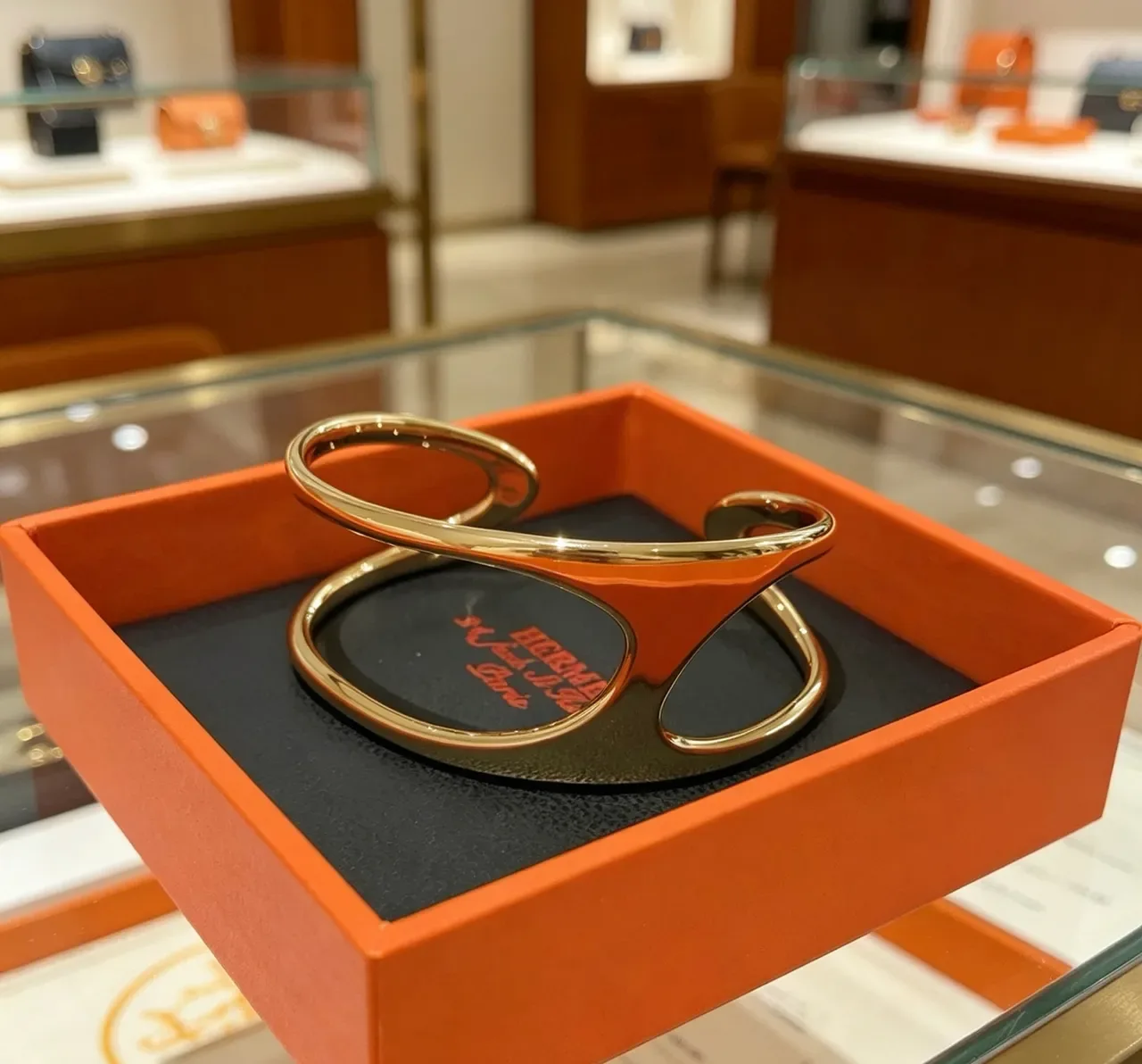 Hermès Dourado Preto Escultural Polida Pulseira 3