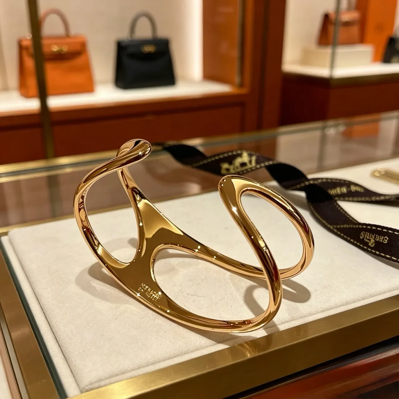 Hermès Dourado Preto Escultural Polida Pulseira 8