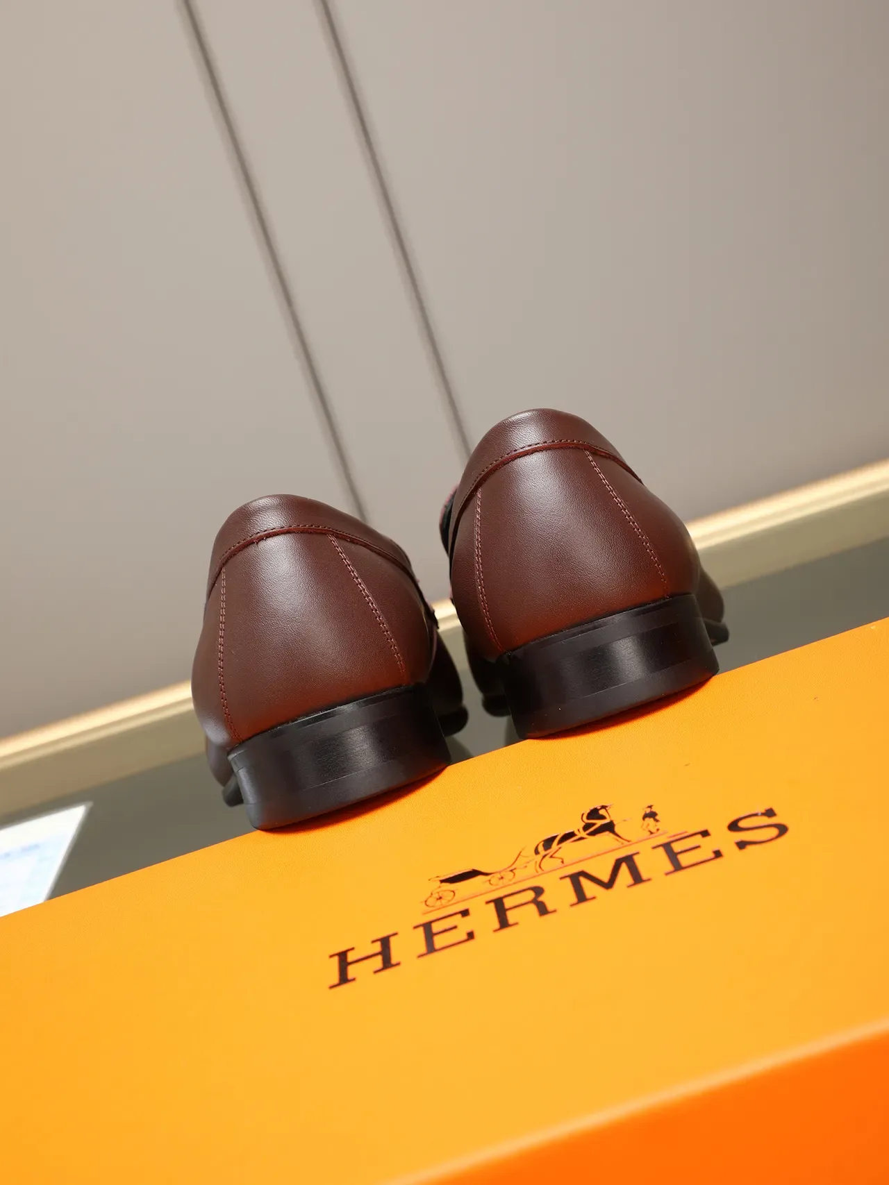Mocassins Hermès H Logo em Couro Marrom Slip-On 3
