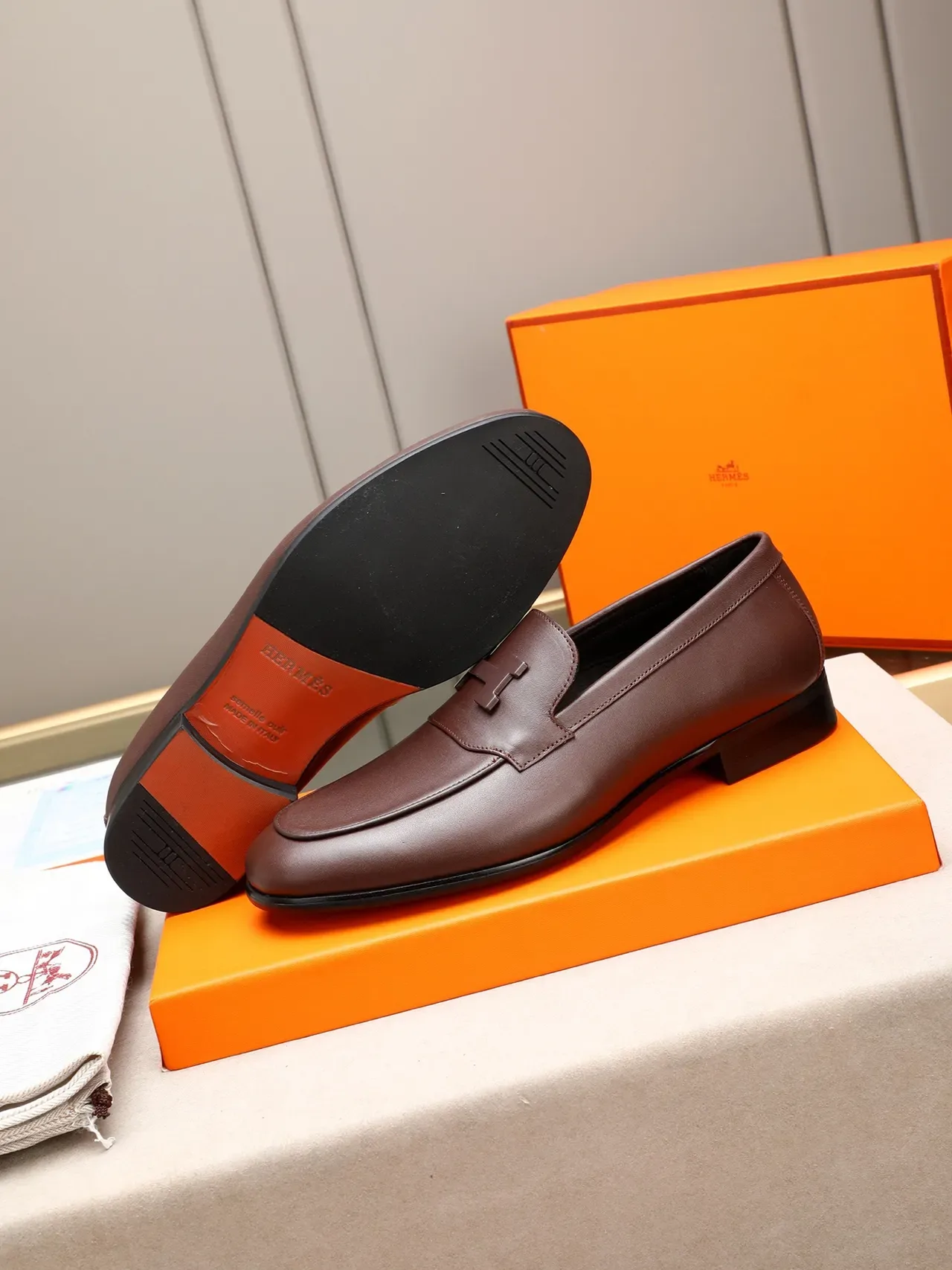 Mocassins Hermès H Logo em Couro Marrom Slip-On 4