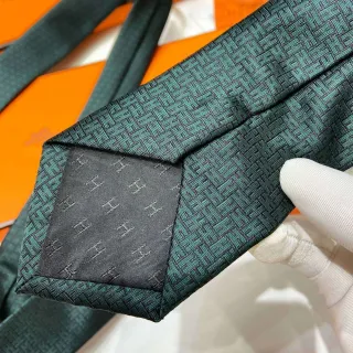 Hermès H Motif Green Black Jacquard-Woven Pattern Necktie