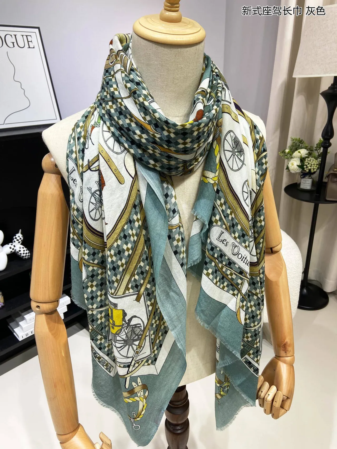 Hermès الأدوات طباعة فرسية رمادي-مربعات وشاح حرير 6