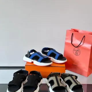Hermès Oran Noir Bleu Sandales plateforme chunky multi-strap T-bar design casual