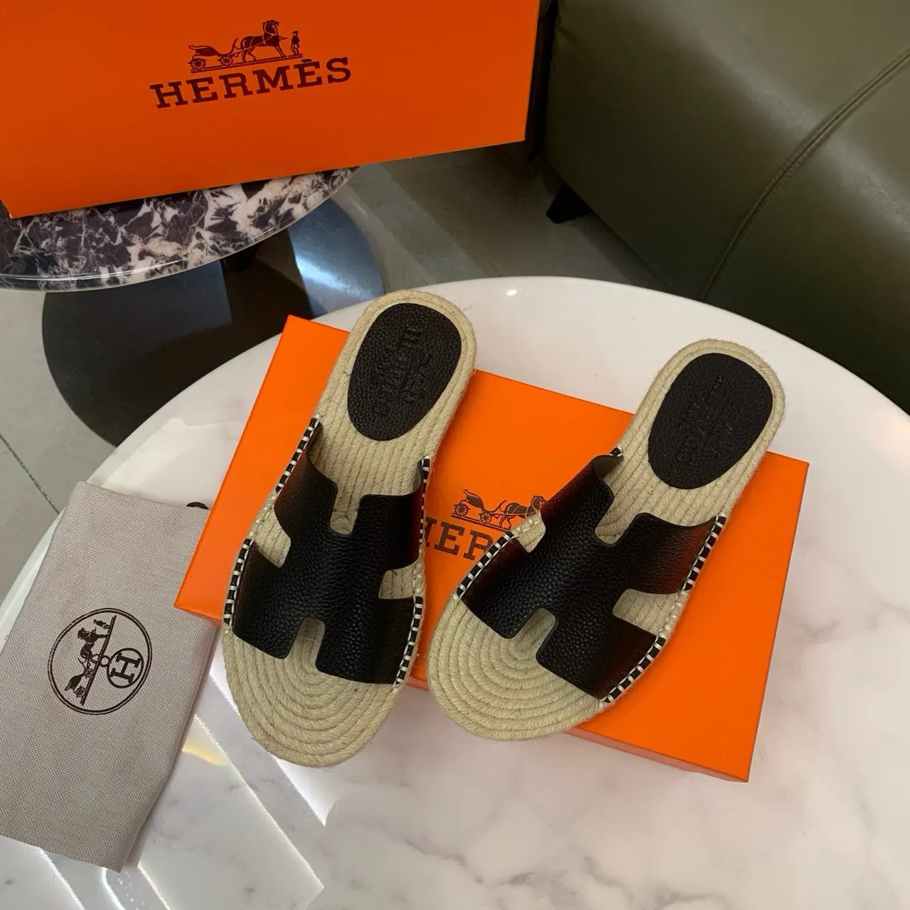 Hermès Oran Espadrilles en cuir noir et jute 3