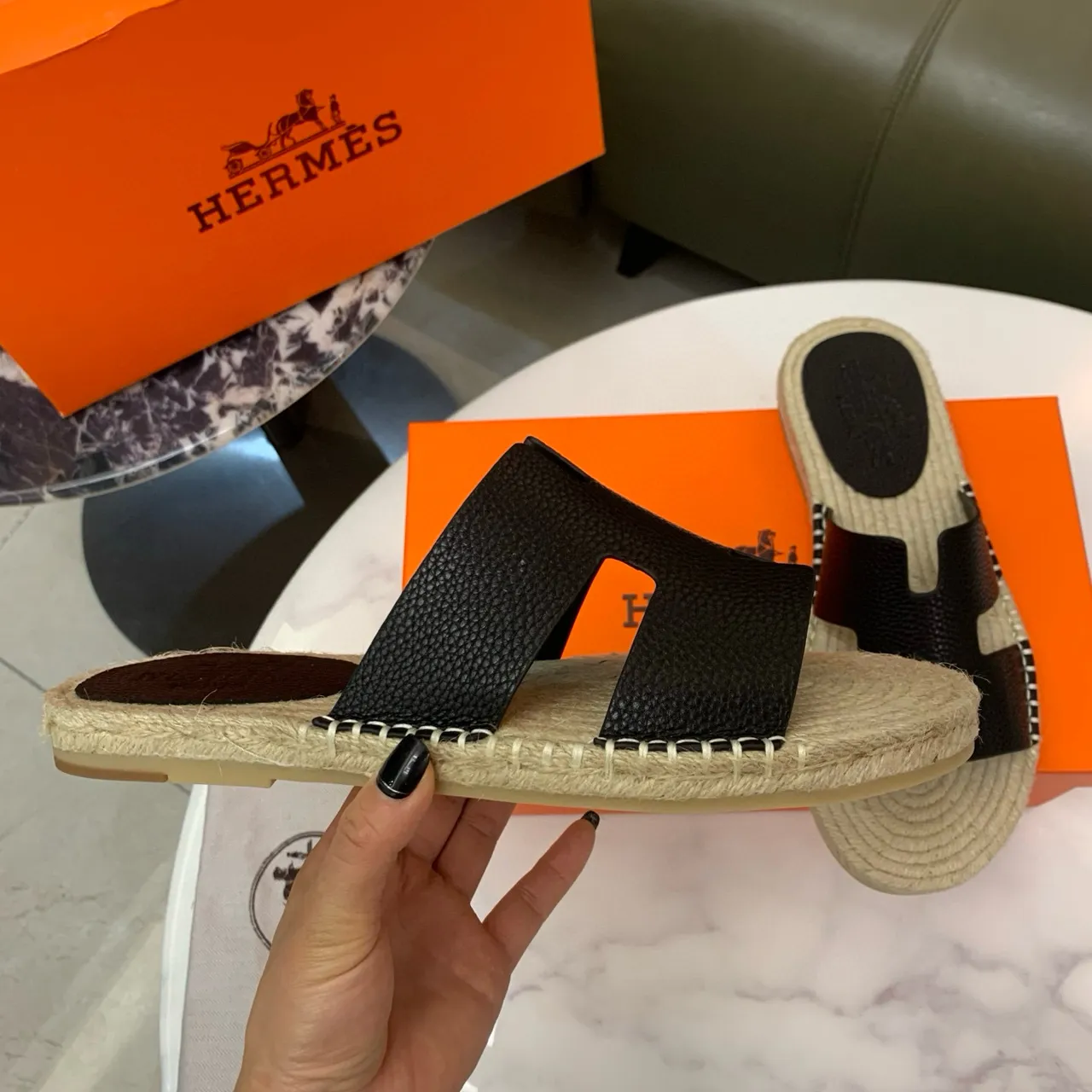 Hermès Oran Espadrilles en cuir noir et jute 5