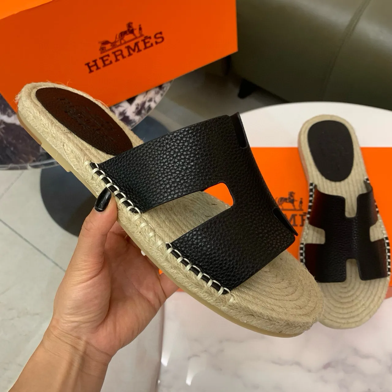 Hermès Oran Espadrilles en cuir noir et jute 7