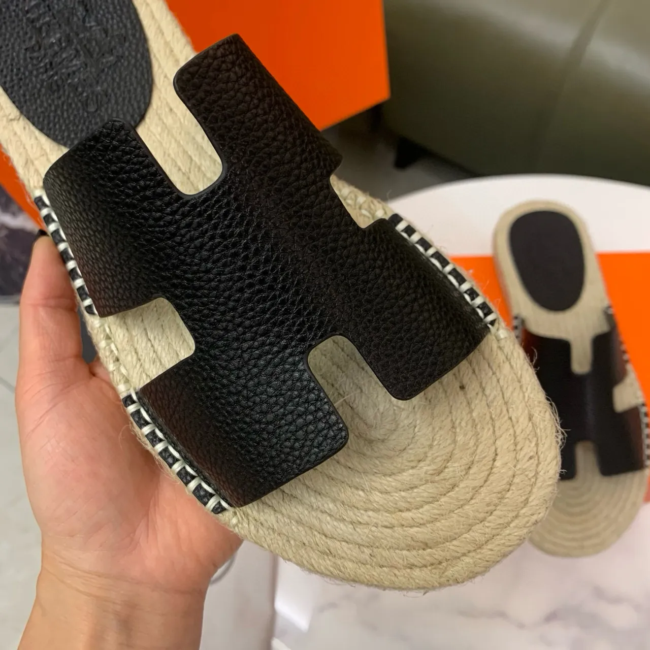Hermès Oran Espadrilles en cuir noir et jute 8