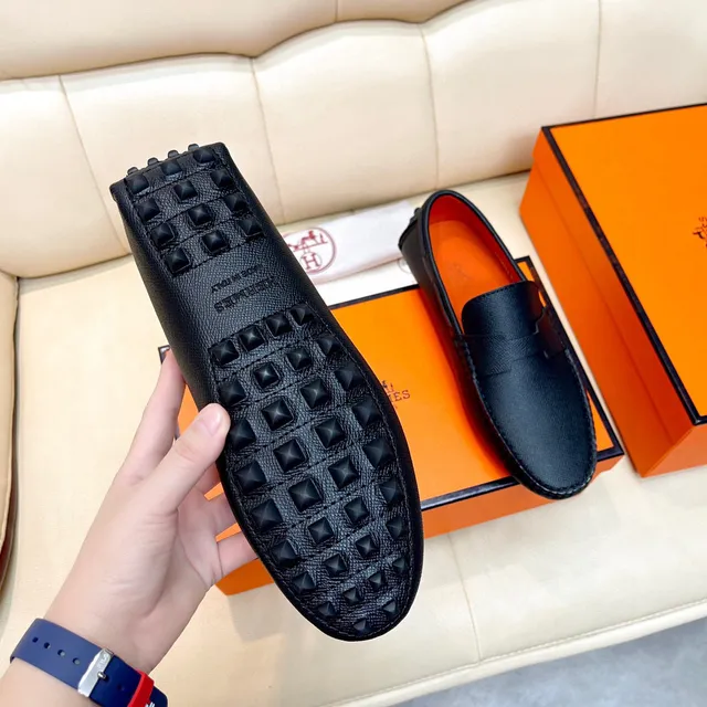 Hermès Oran Mocassins en Cuir Noir Grainé 3