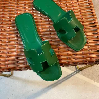 Hermès Oran Green Leather H-Strap Slippers