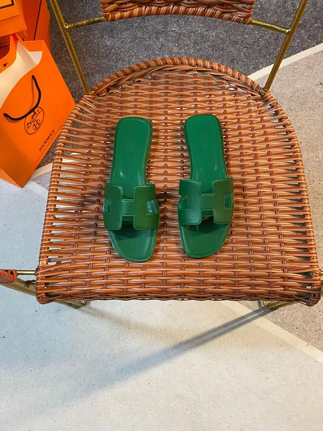 Hermès Oran Green Leather H-Strap Slippers 3