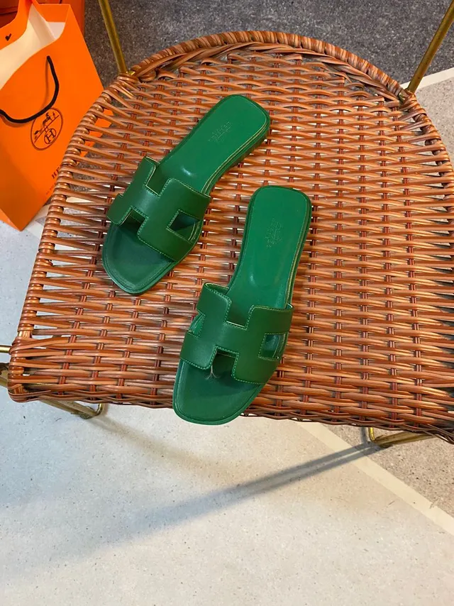 Hermès Oran Green Leather H-Strap Slippers 5