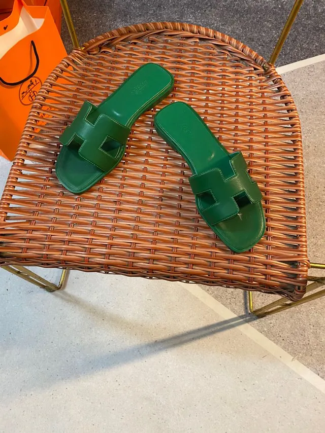 Hermès Oran Green Leather H-Strap Slippers 6