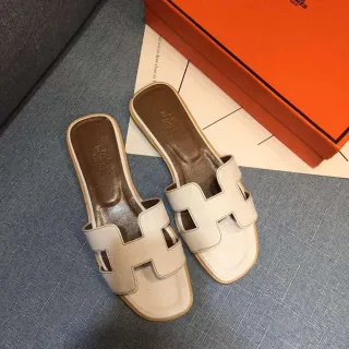 Hermès Oran H-Strap Cream Leather Slippers