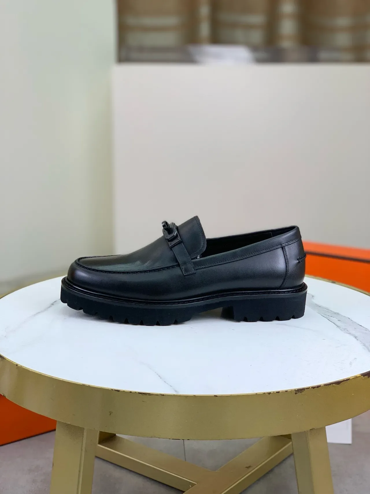 Hermès Oran loafer cuir noir H-Buckle semelle lug loafer 6