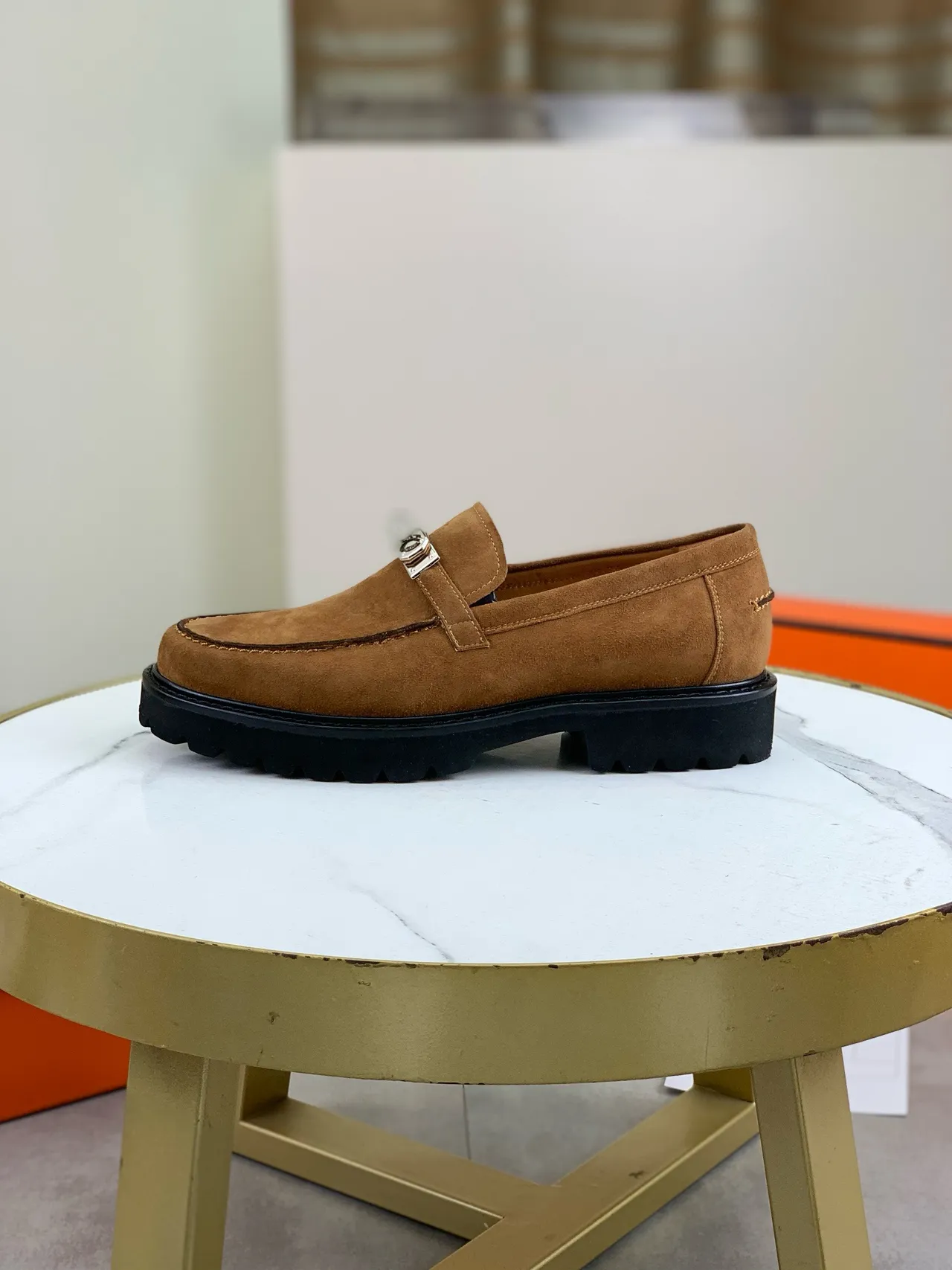 Hermès Oran Loafer Marron Noir Suède Supérieur Boucle Métal en Forme de H Loafer 6