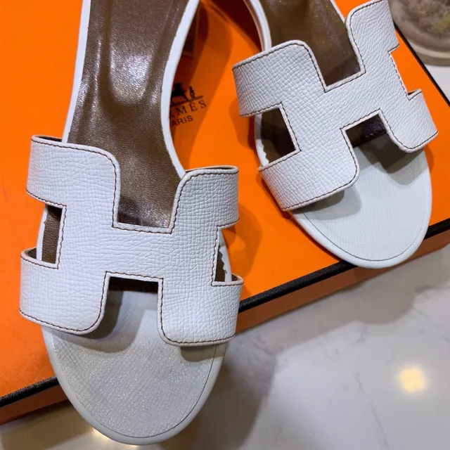 Hermès Oran Slide White Textured Leather H-Strap Slippers 3
