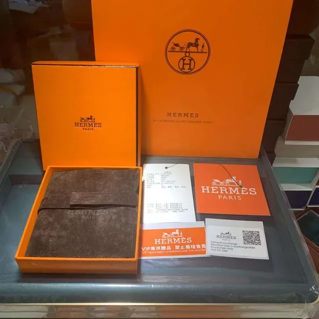 Hermès Orange White Leather-Textured Box Embossed Logo Handbag 2