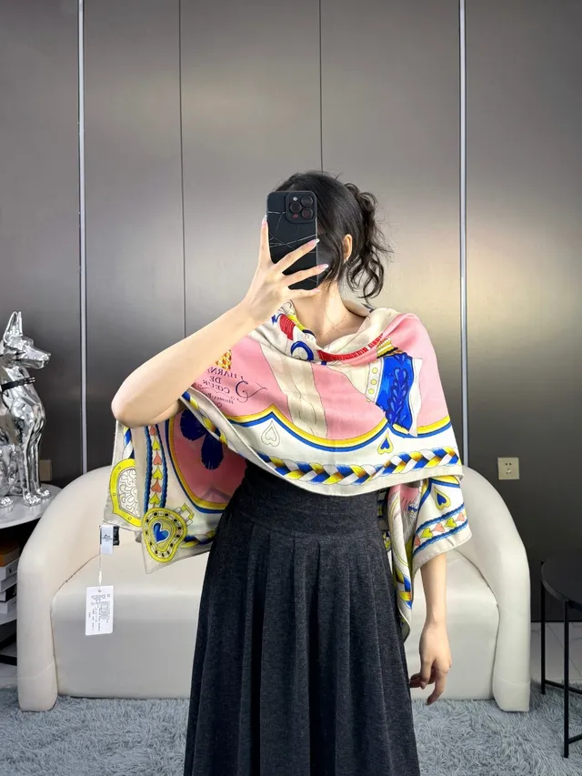 Hermès écharpe en soie motif de corde tressée imprimée 3