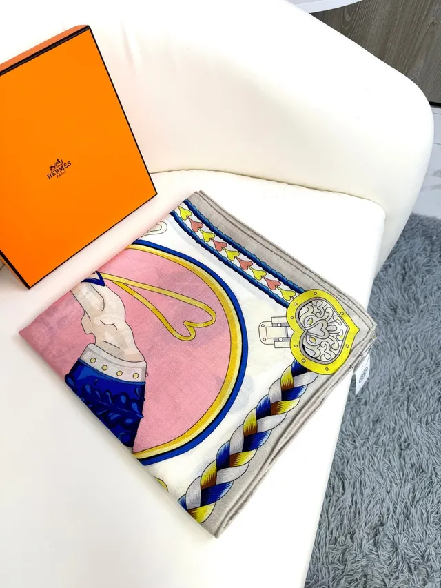Hermès écharpe en soie motif de corde tressée imprimée 7