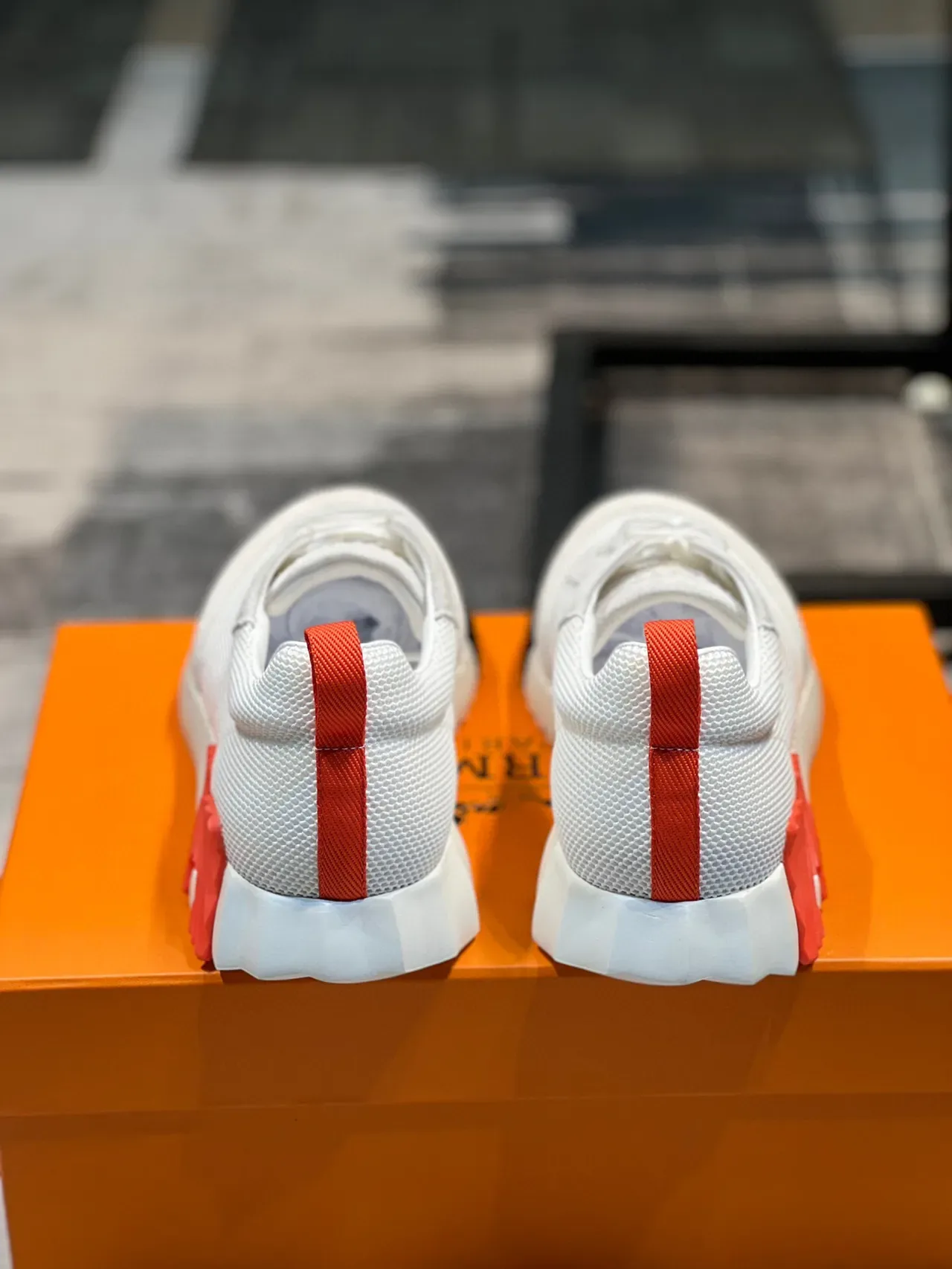 Hermès Blanc Orange Maillé et Daim Tige Sculptée Ranurée Mediola Sneakers Lifestyle 2