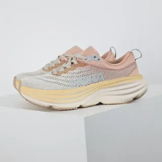 Hoka Zapatillas de correr rosa beige con upper de malla ingenieril, suela intermedia acolchada en capas.