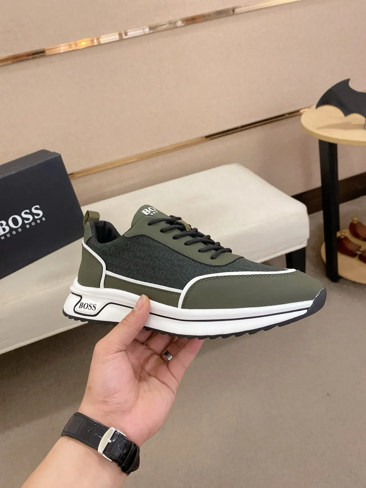 Hugo Boss Vert Armée, Blanc, Olive, Synthétique Haut, Panneau Gris Monogrammé, Chaussures Lifestyle 4